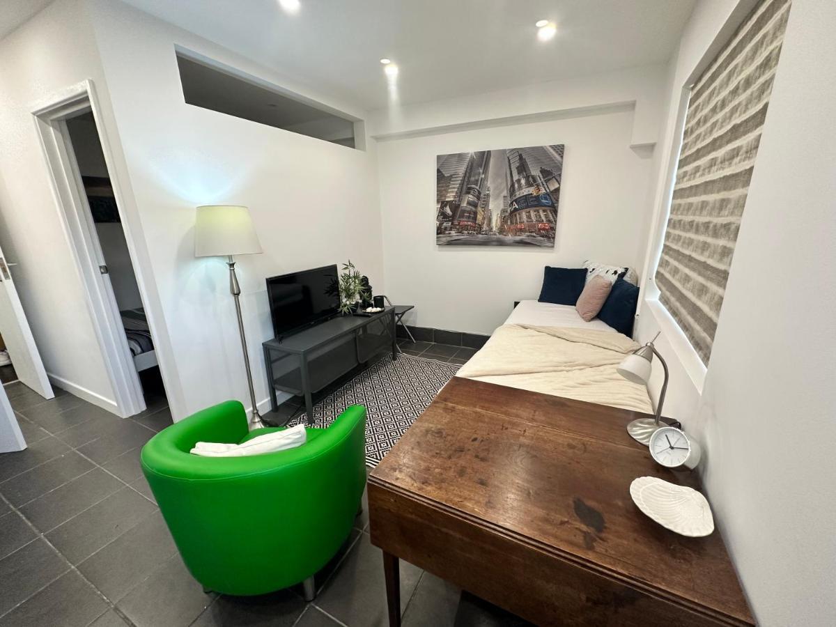 Modern Flat In Central Egham By Windsor Castle, Staines-Upon-Thames And Heathrow Airport المظهر الخارجي الصورة