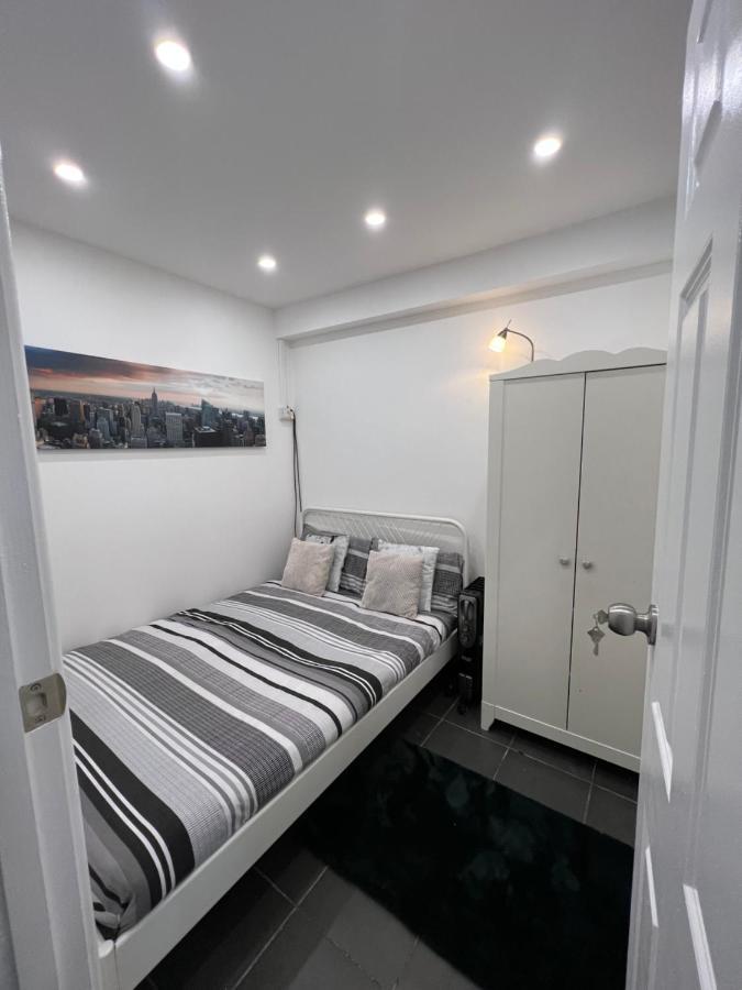 Modern Flat In Central Egham By Windsor Castle, Staines-Upon-Thames And Heathrow Airport المظهر الخارجي الصورة