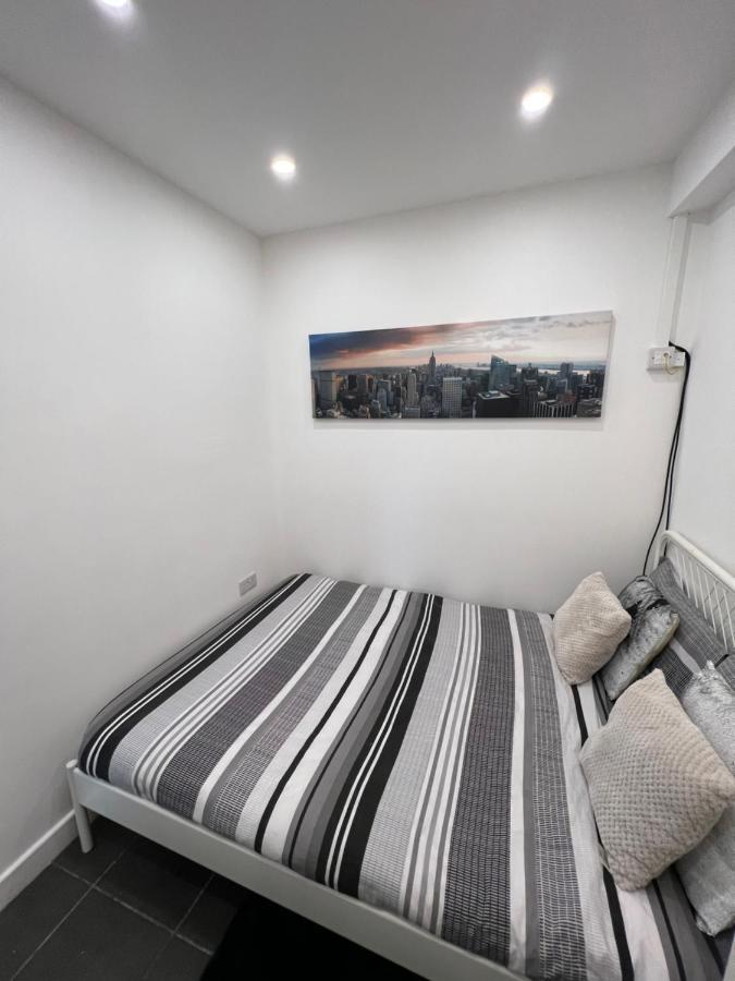 Modern Flat In Central Egham By Windsor Castle, Staines-Upon-Thames And Heathrow Airport المظهر الخارجي الصورة
