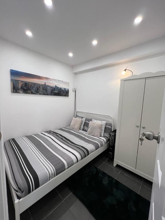 Modern Flat In Central Egham By Windsor Castle, Staines-Upon-Thames And Heathrow Airport المظهر الخارجي الصورة